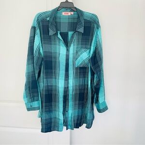 EVRI Cotton Blend Plaid Button Down Teal Dark Blue. Several worn places.